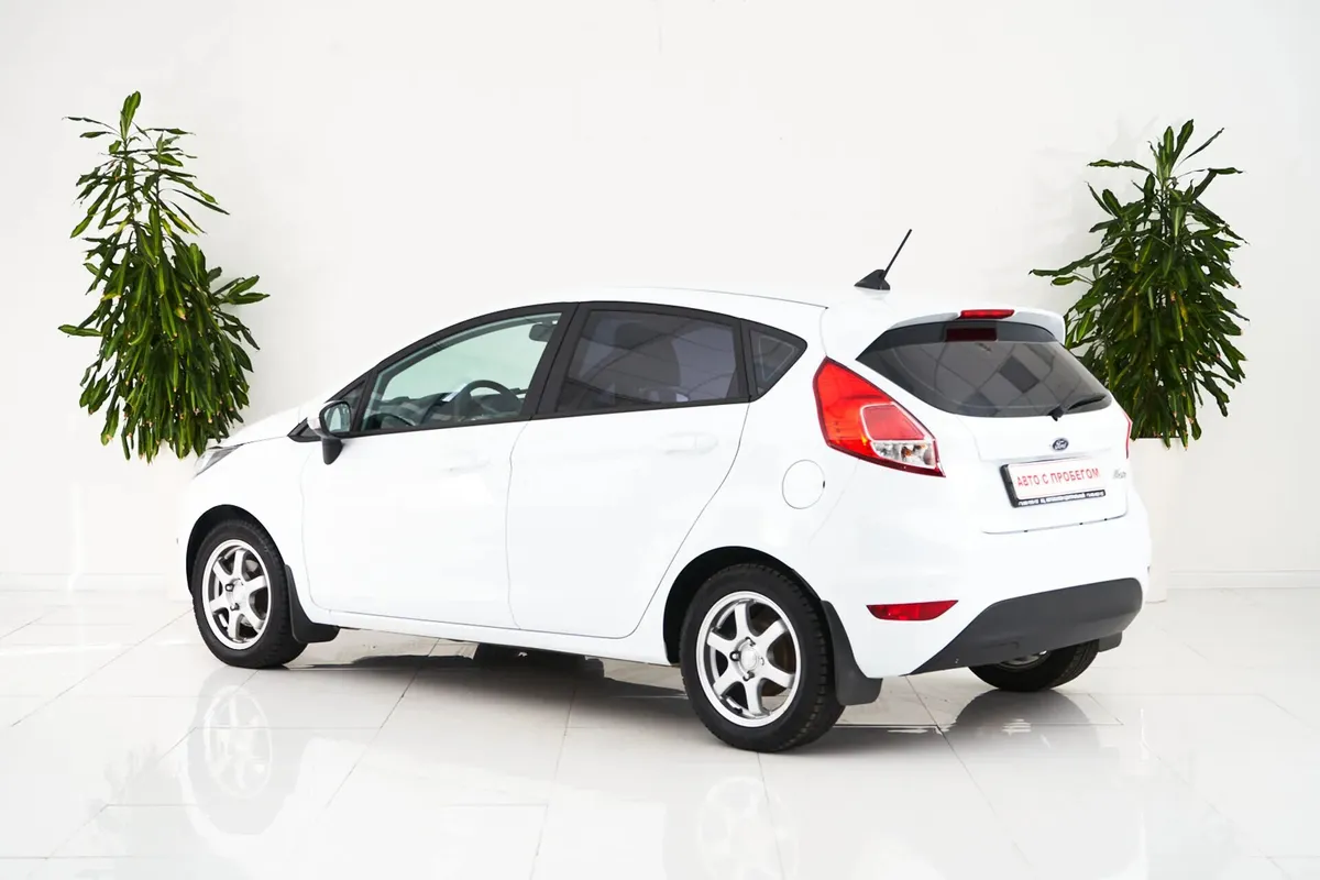 Ford Fiesta Mk6 Рестайлинг — фото 4