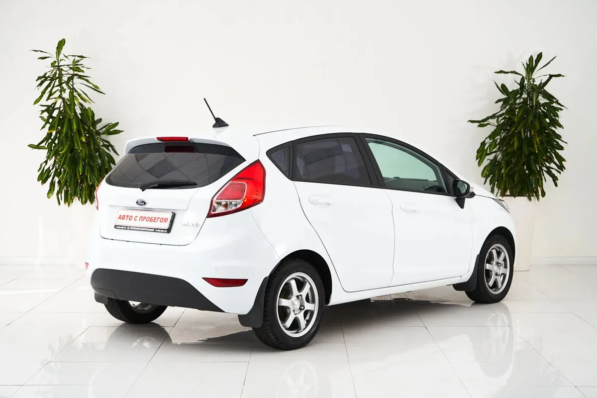 Ford Fiesta Mk6 Рестайлинг — фото 5