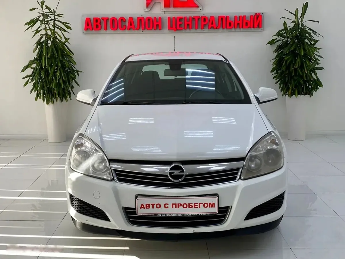 Opel Astra H Рестайлинг — фото 2