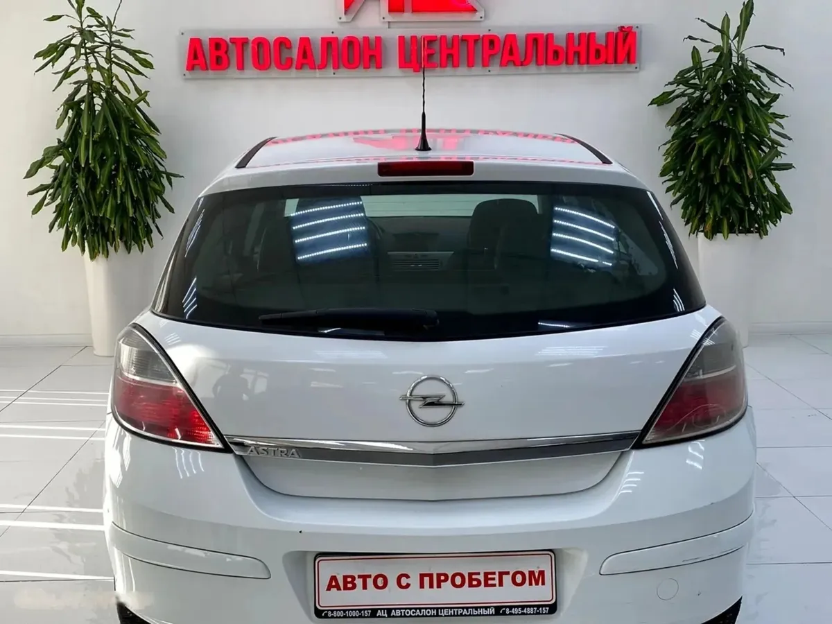 Opel Astra H Рестайлинг — фото 4