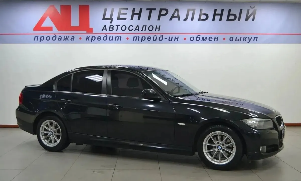 BMW 3 серии V (E90/E91/E92/E93) Рестайлинг · 318 — фото 3