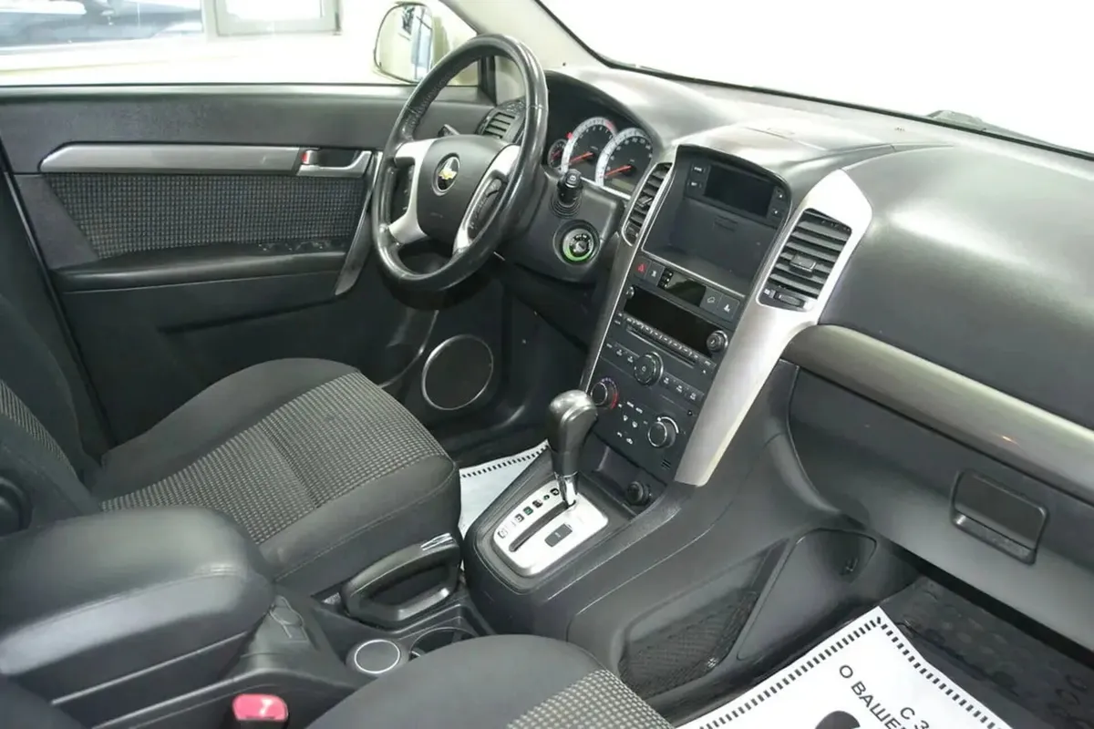 Chevrolet Captiva I · LT 2.4 AT 5-seats + — фото 5