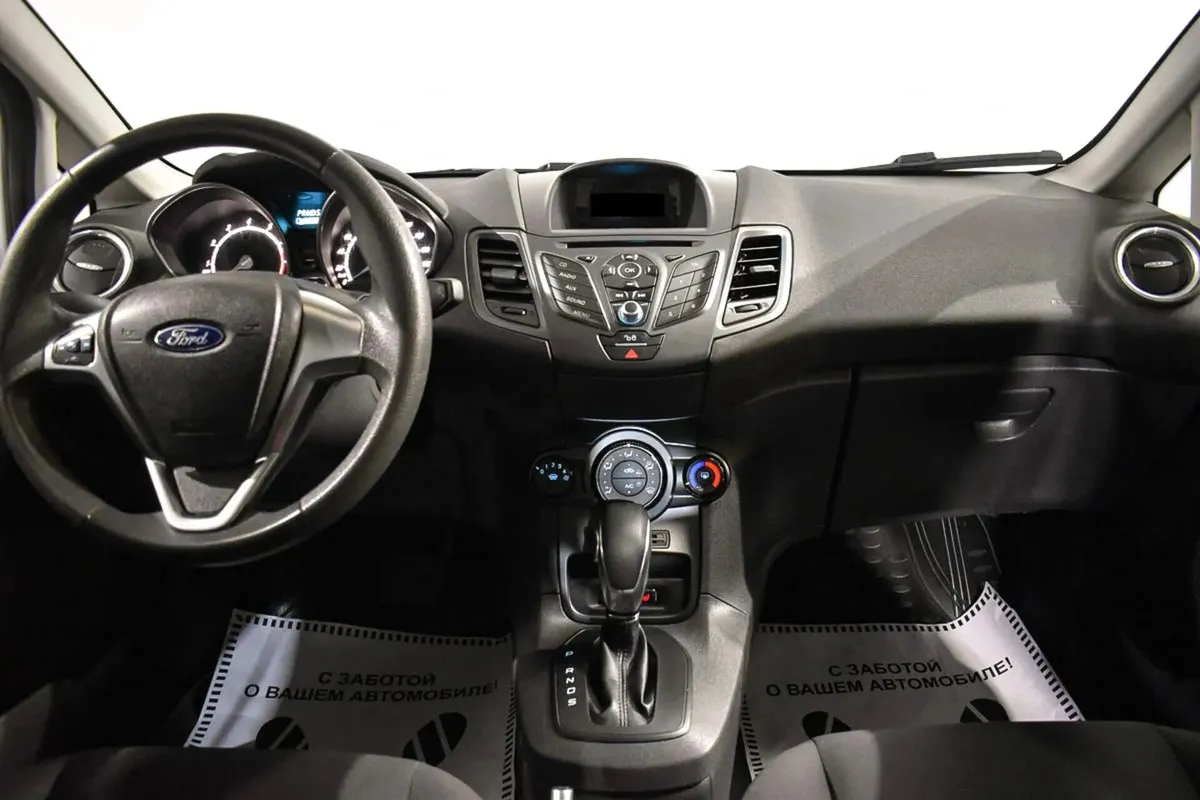 Ford Fiesta Mk6 Рестайлинг · Titanium — фото 5