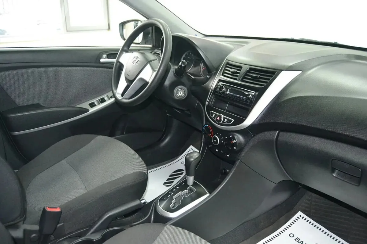 Hyundai Solaris I — фото 5