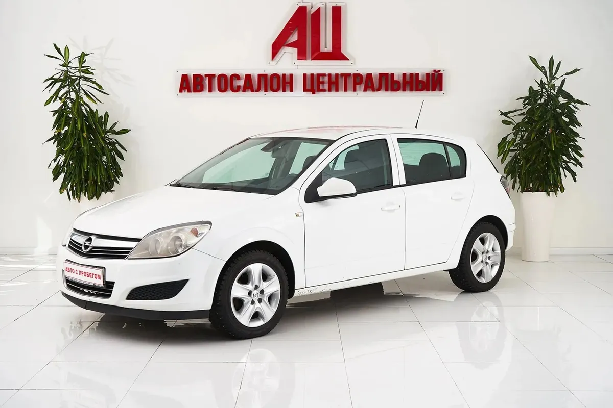 Opel Astra J · Essentia