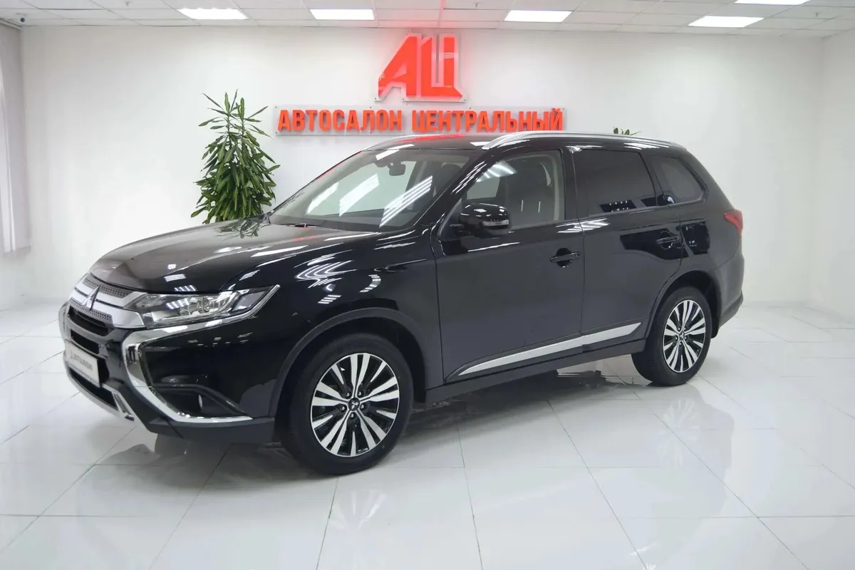 Mitsubishi Outlander III Рестайлинг 3 · Invite