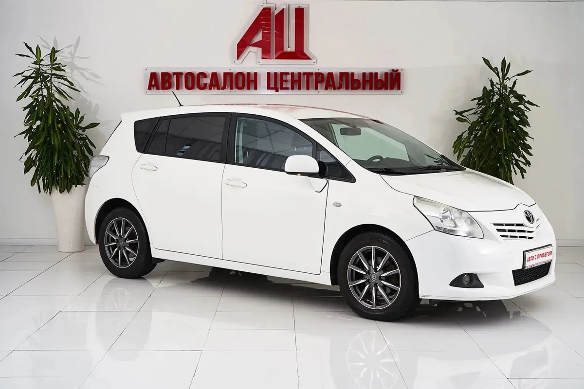 Toyota Verso I · Элеганс — фото 3
