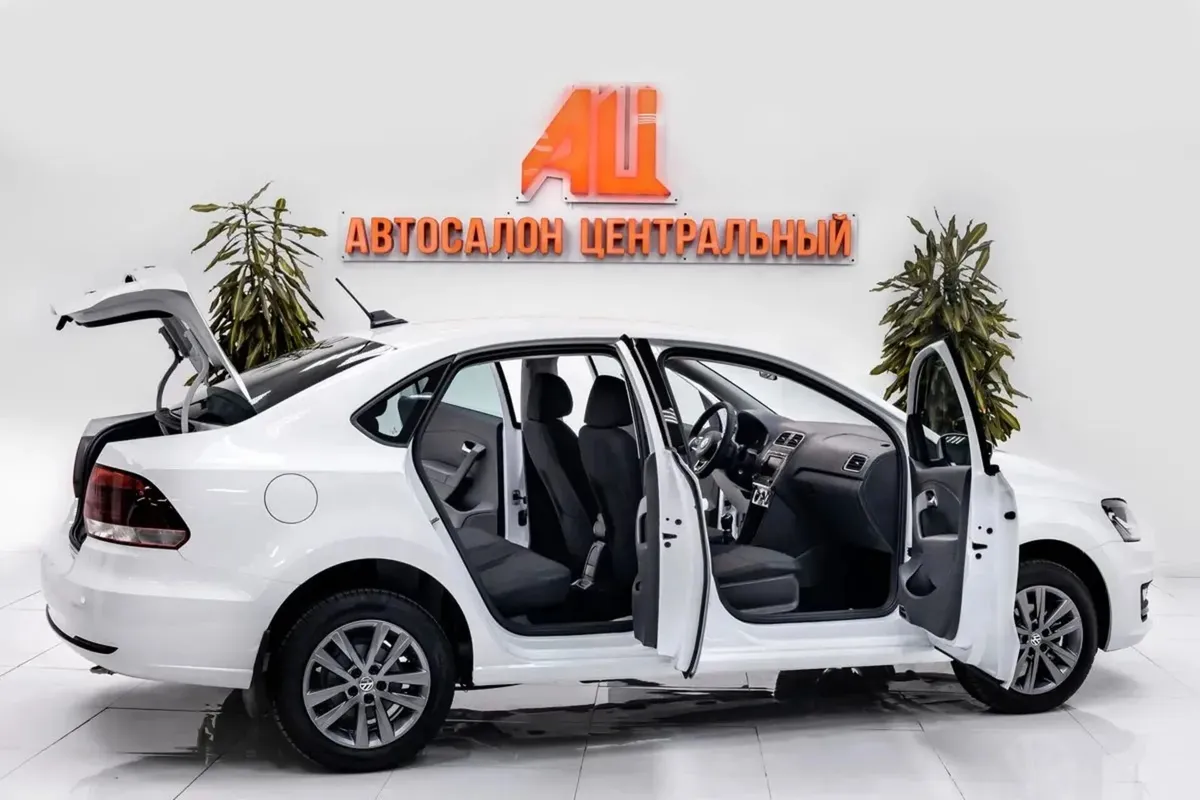 Volkswagen Polo V Рестайлинг · Highline 15-18 — фото 4