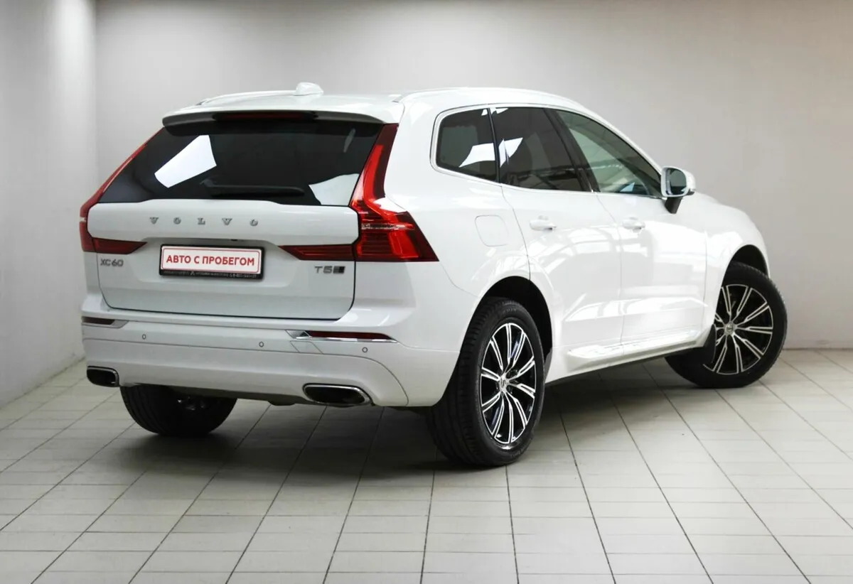 Volvo XC60 II · Momentum (MY17-20) — фото 3