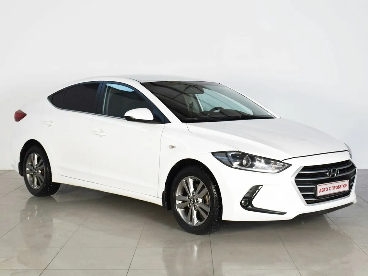 Hyundai Elantra VI (AD) · Active