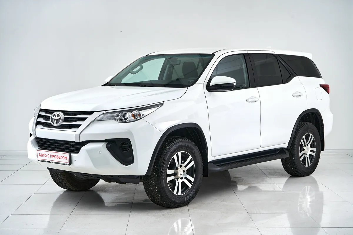 Toyota Fortuner II · Стандарт