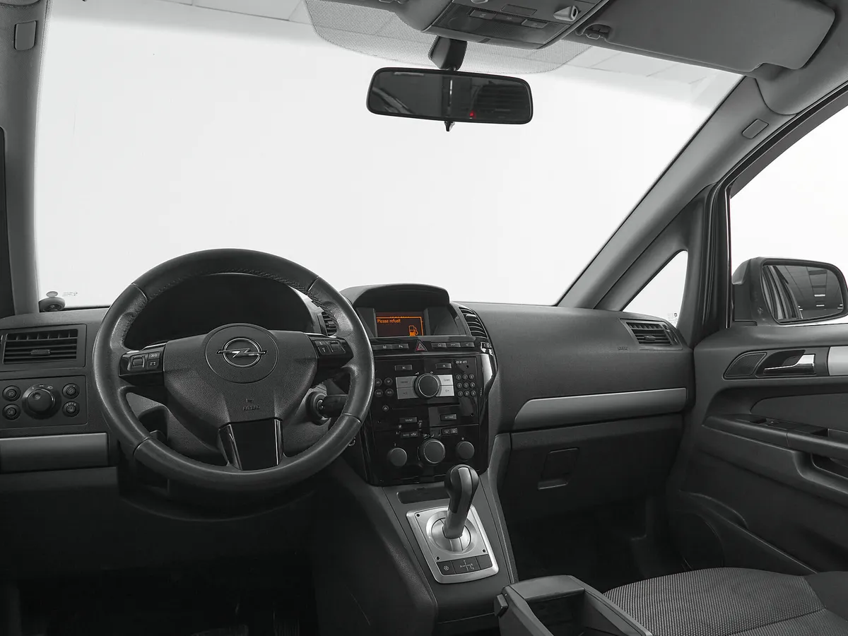 Opel Zafira B Рестайлинг — фото 5