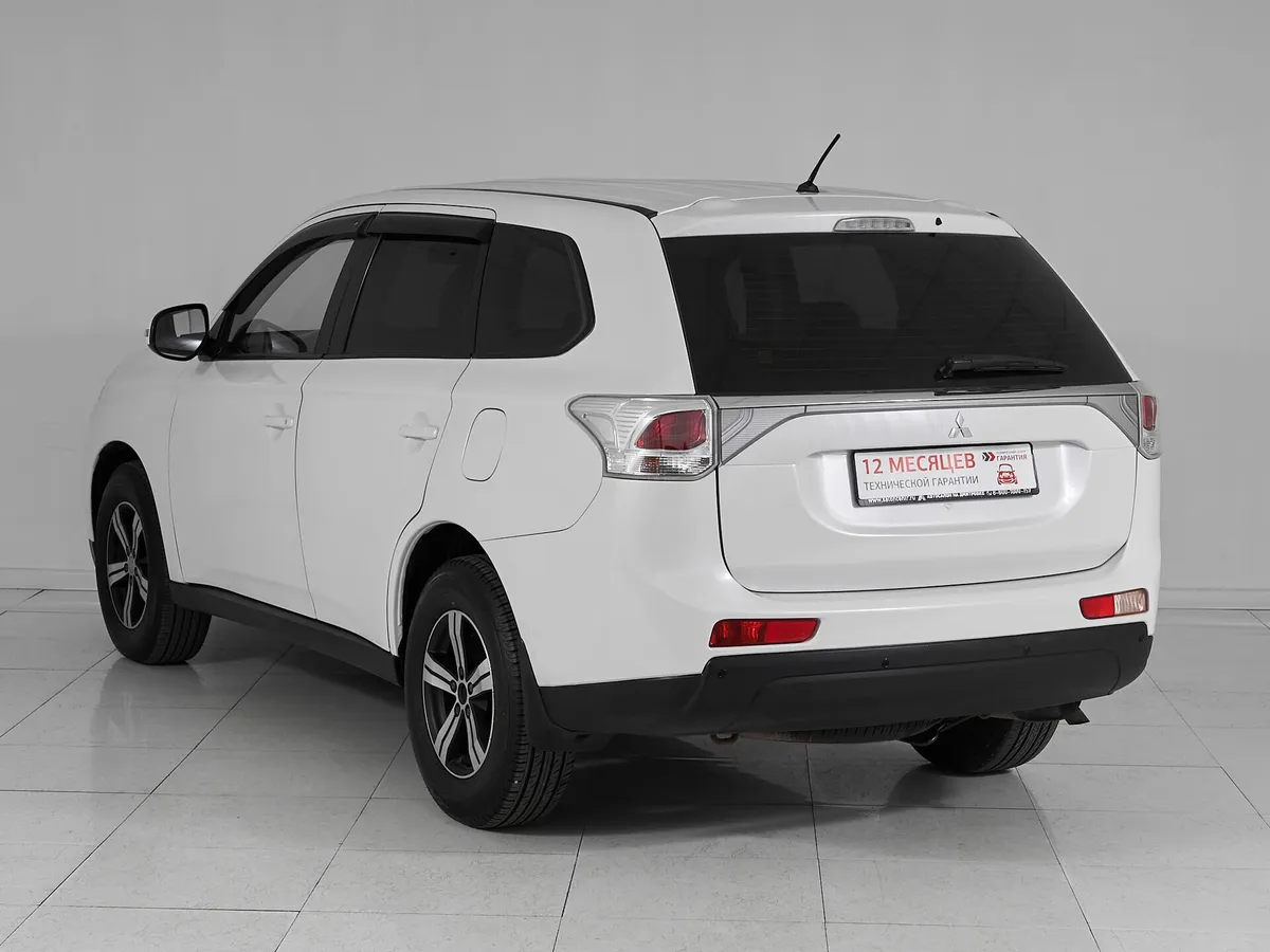 Mitsubishi Outlander III · Intense — фото 4