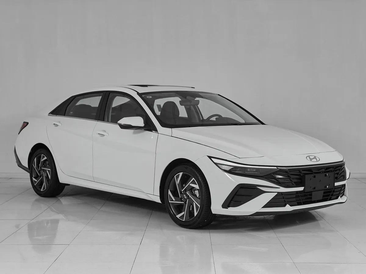 Hyundai Elantra VII (CN7) Рестайлинг · LUX — фото 3