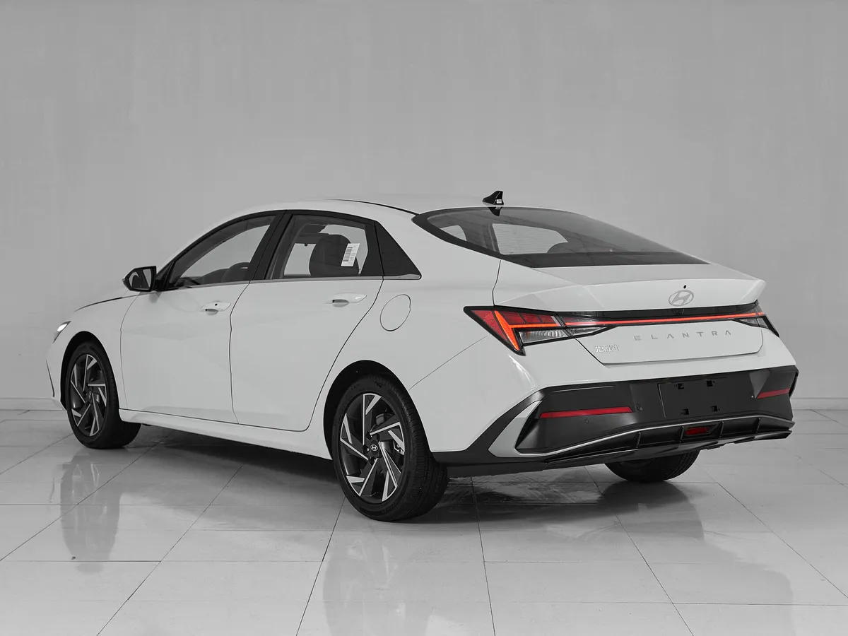 Hyundai Elantra VII (CN7) Рестайлинг · LUX — фото 4