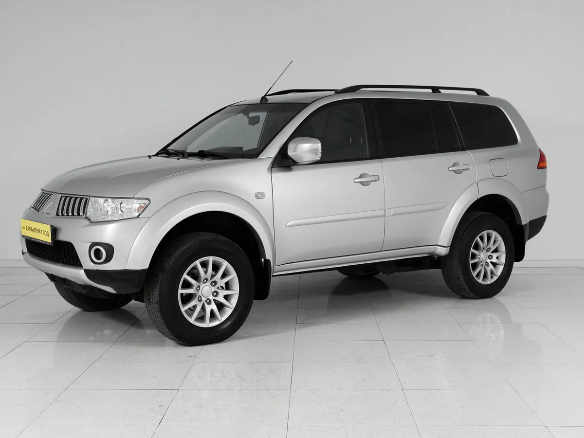 Mitsubishi Pajero Sport II · Intense
