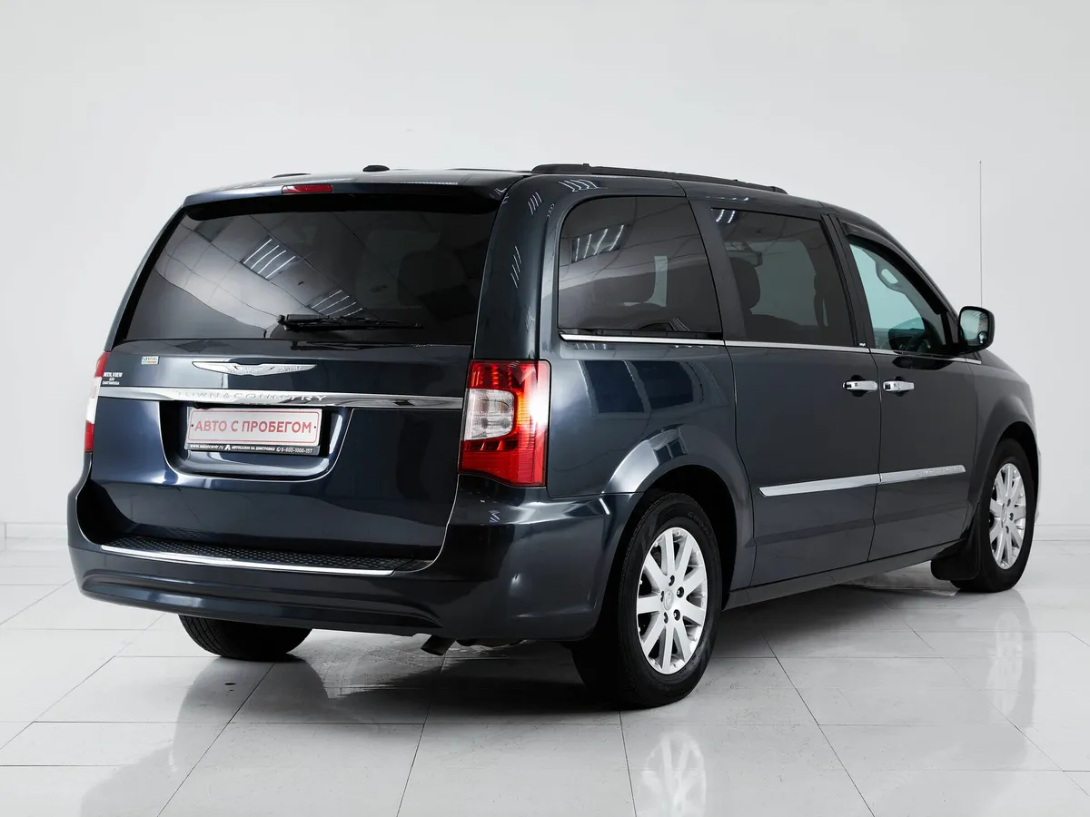 Chrysler Town & Country V Рестайлинг — фото 4