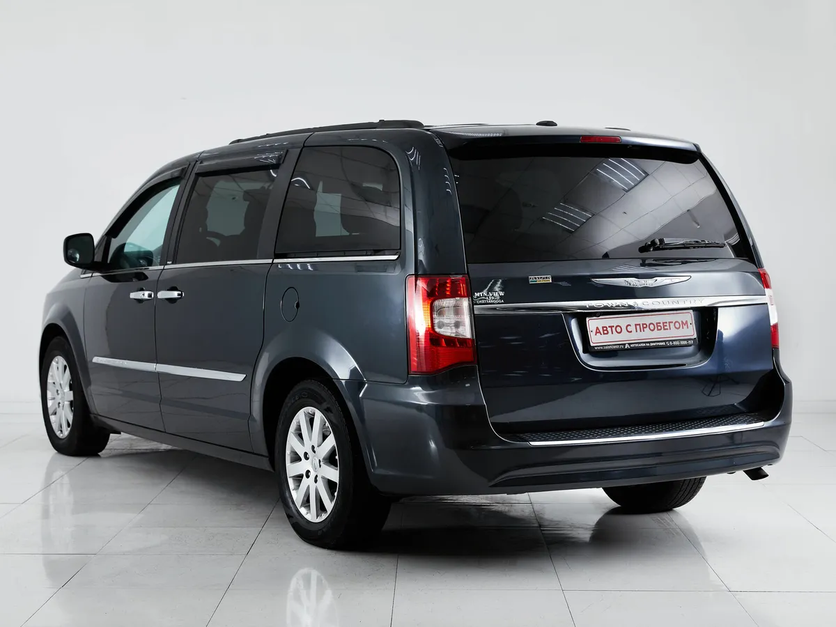 Chrysler Town & Country V Рестайлинг — фото 5