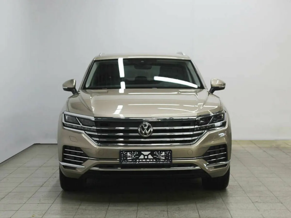 Volkswagen Touareg III — фото 2