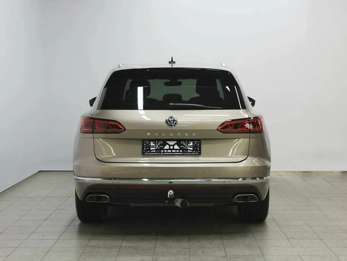 Volkswagen Touareg III — фото 5