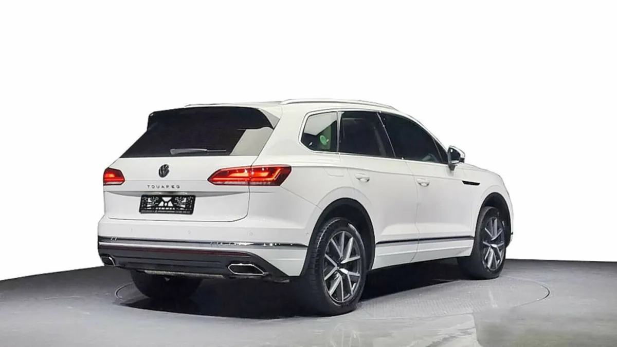 Volkswagen Touareg III · Status — фото 3