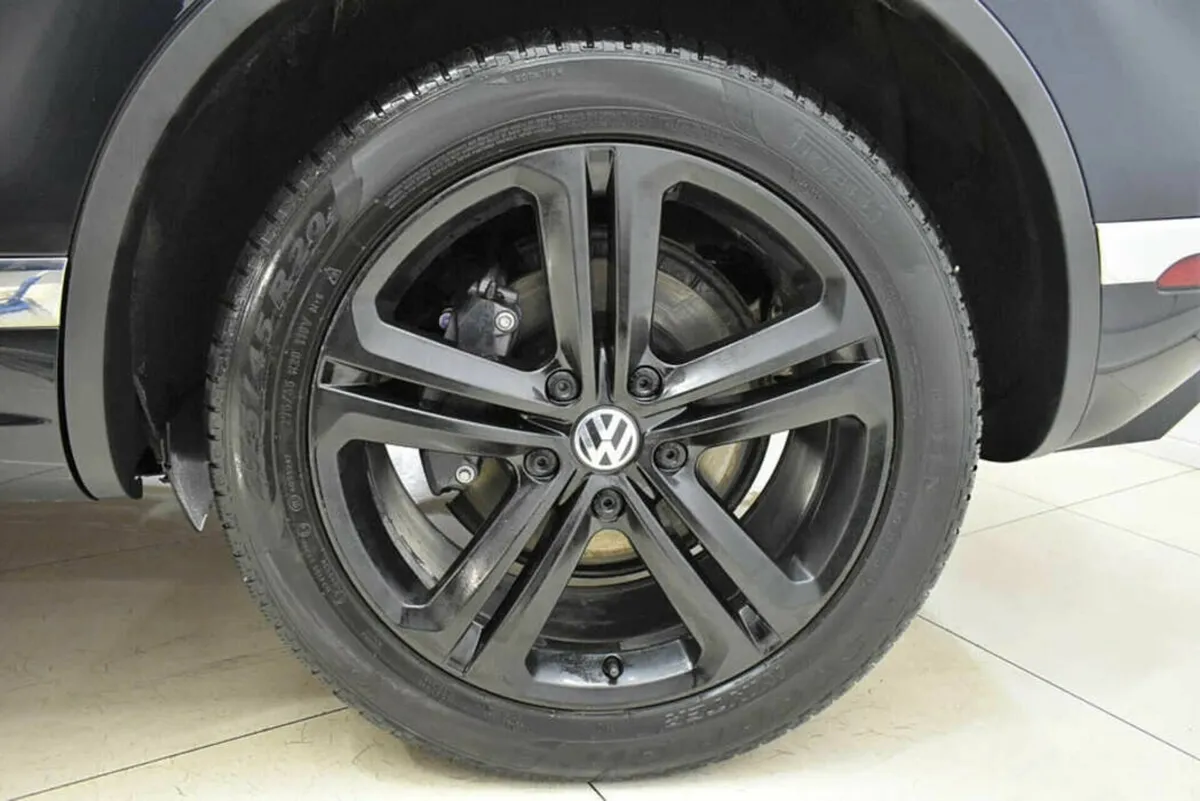 Volkswagen Touareg II Рестайлинг — фото 5