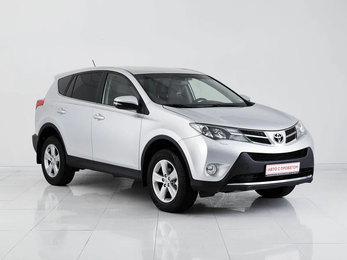 Toyota RAV4 IV (XA40) — фото 3