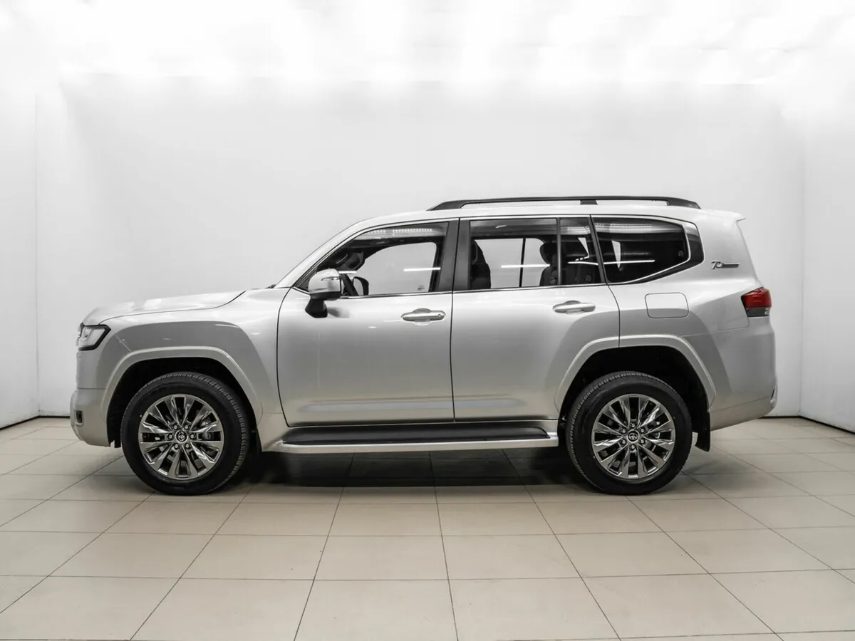 Toyota Land Cruiser 300 Series — фото 3