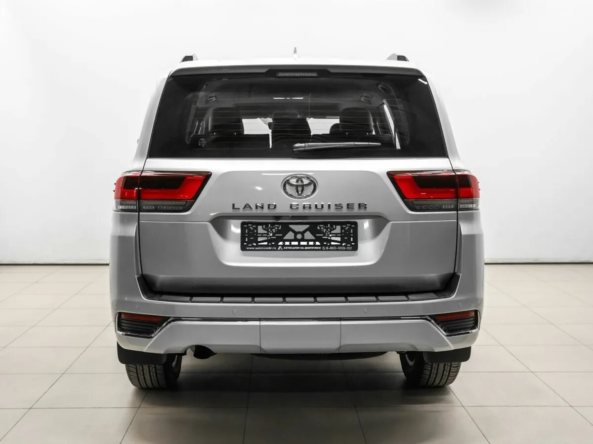 Toyota Land Cruiser 300 Series — фото 4