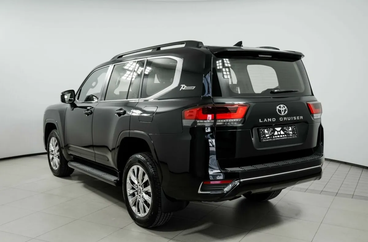 Toyota Land Cruiser 300 Series — фото 3