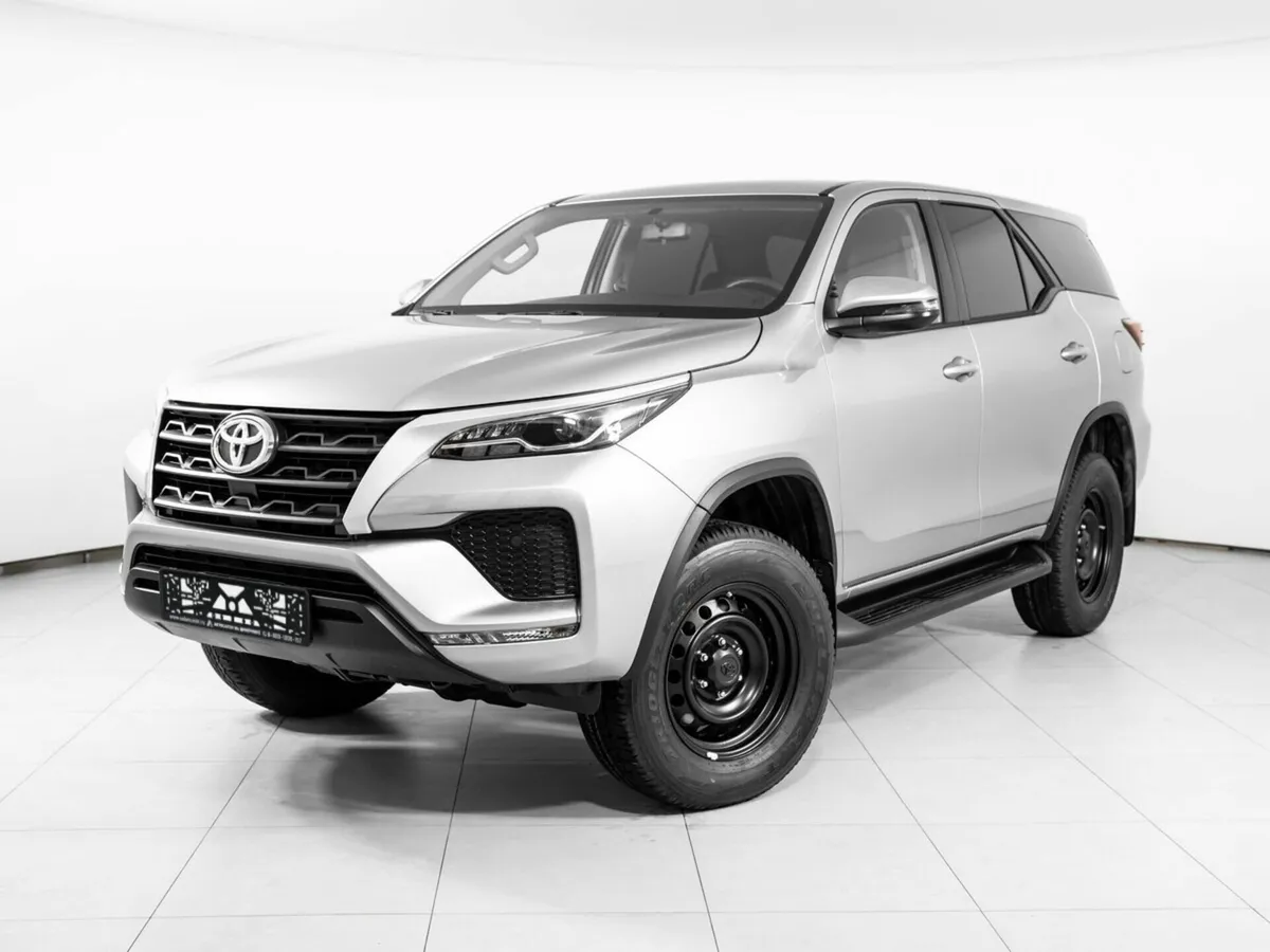 Toyota Fortuner II Рестайлинг · Стандарт