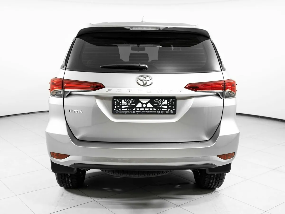 Toyota Fortuner II Рестайлинг · Стандарт — фото 5