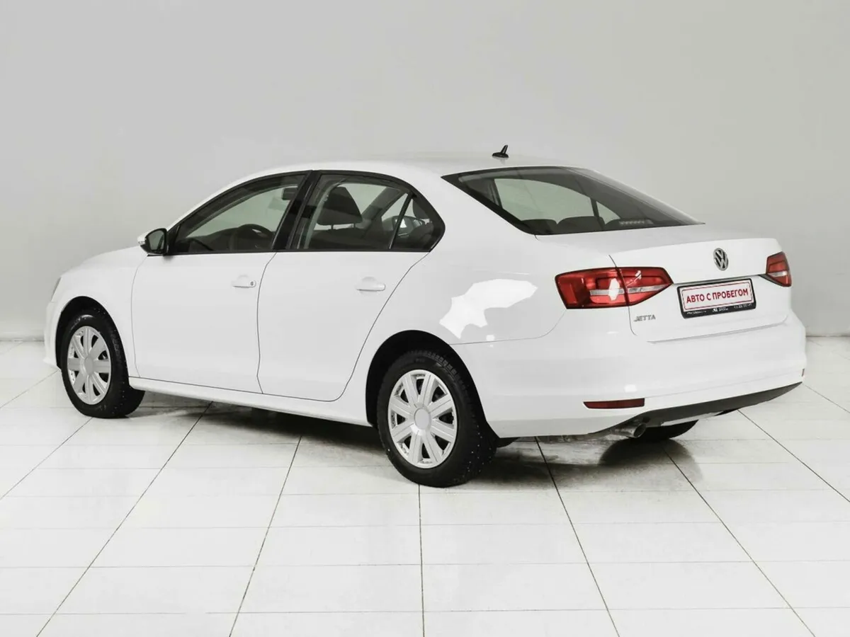 Volkswagen Jetta VI Рестайлинг — фото 2