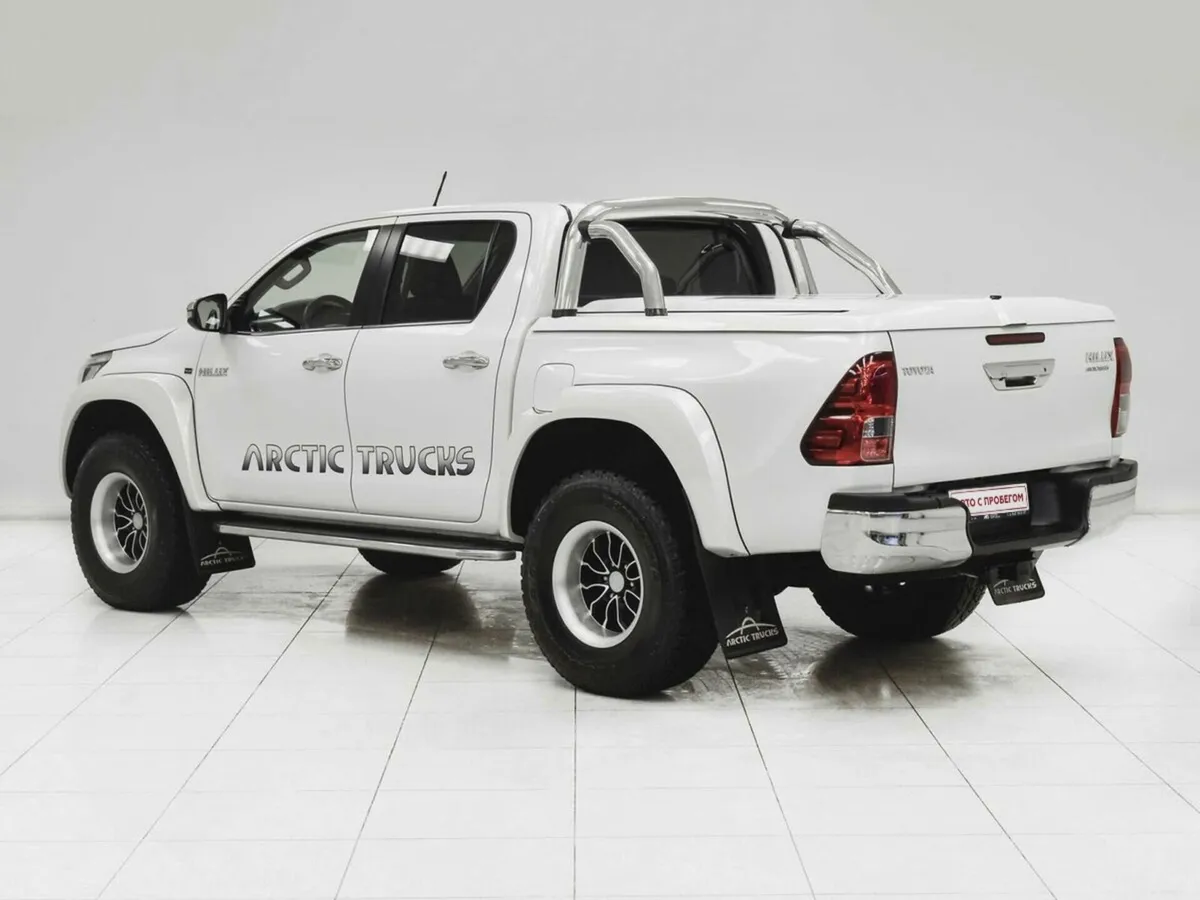Toyota Hilux VIII · Комфорт — фото 2
