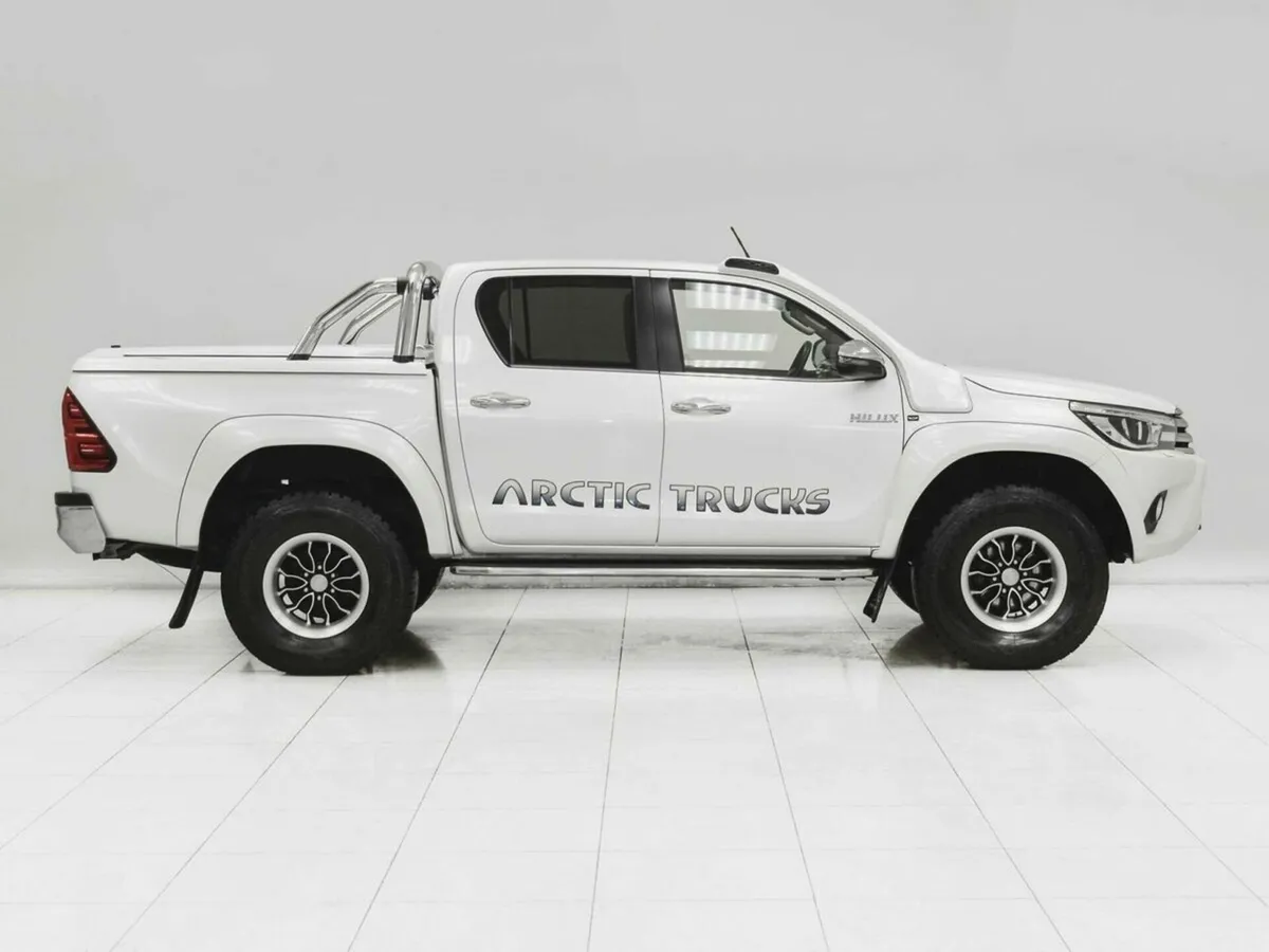 Toyota Hilux VIII · Комфорт — фото 5