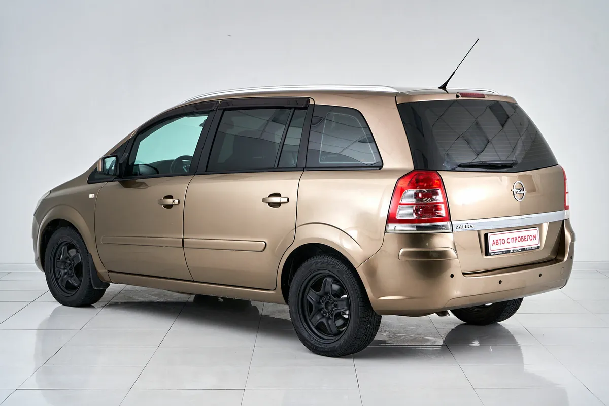 Opel Zafira B Рестайлинг — фото 4