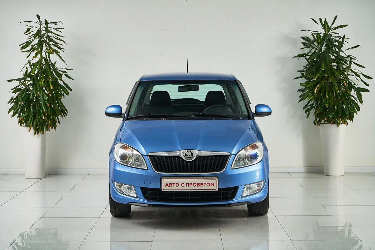 Skoda Fabia II Рестайлинг — фото 2