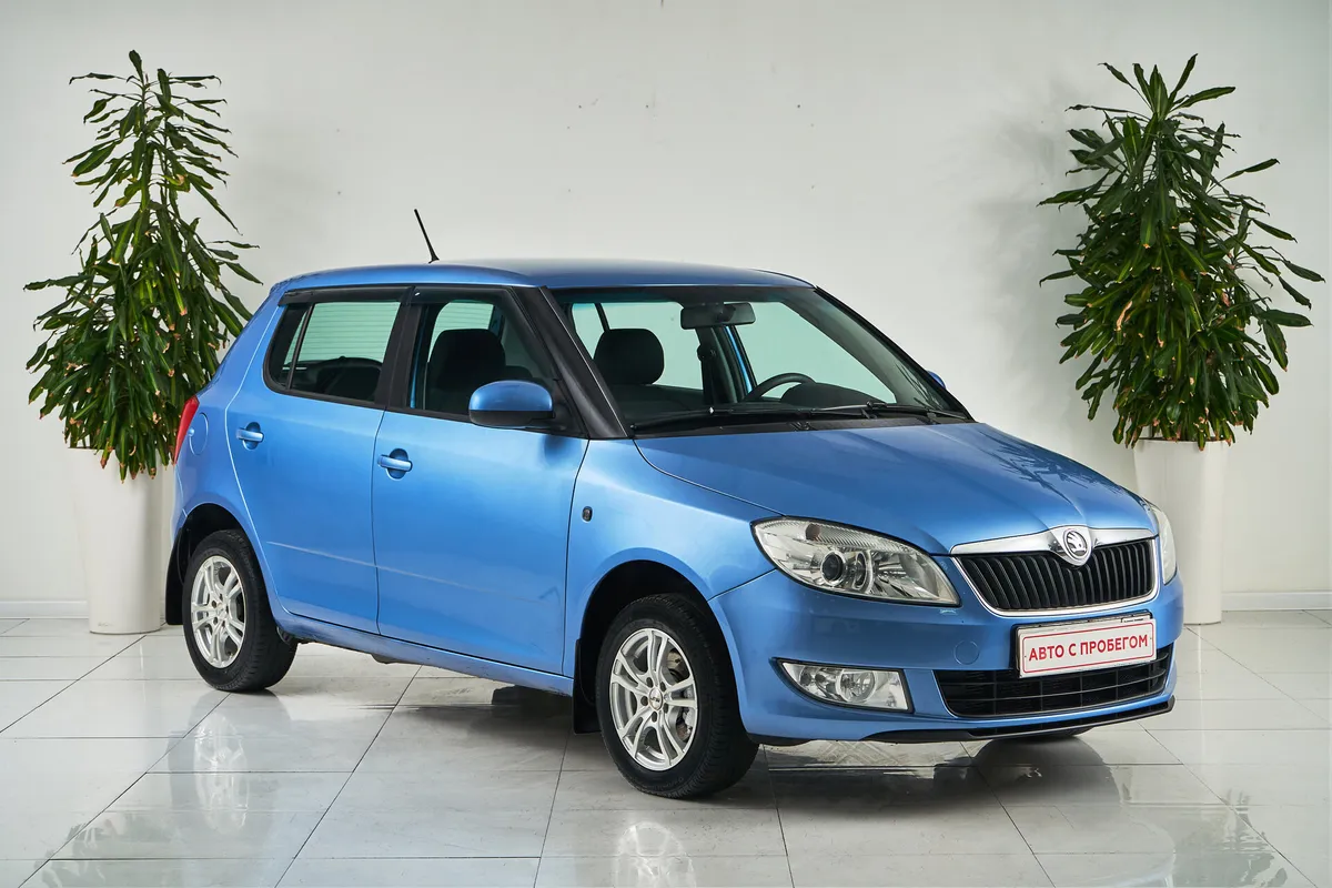 Skoda Fabia II Рестайлинг — фото 3
