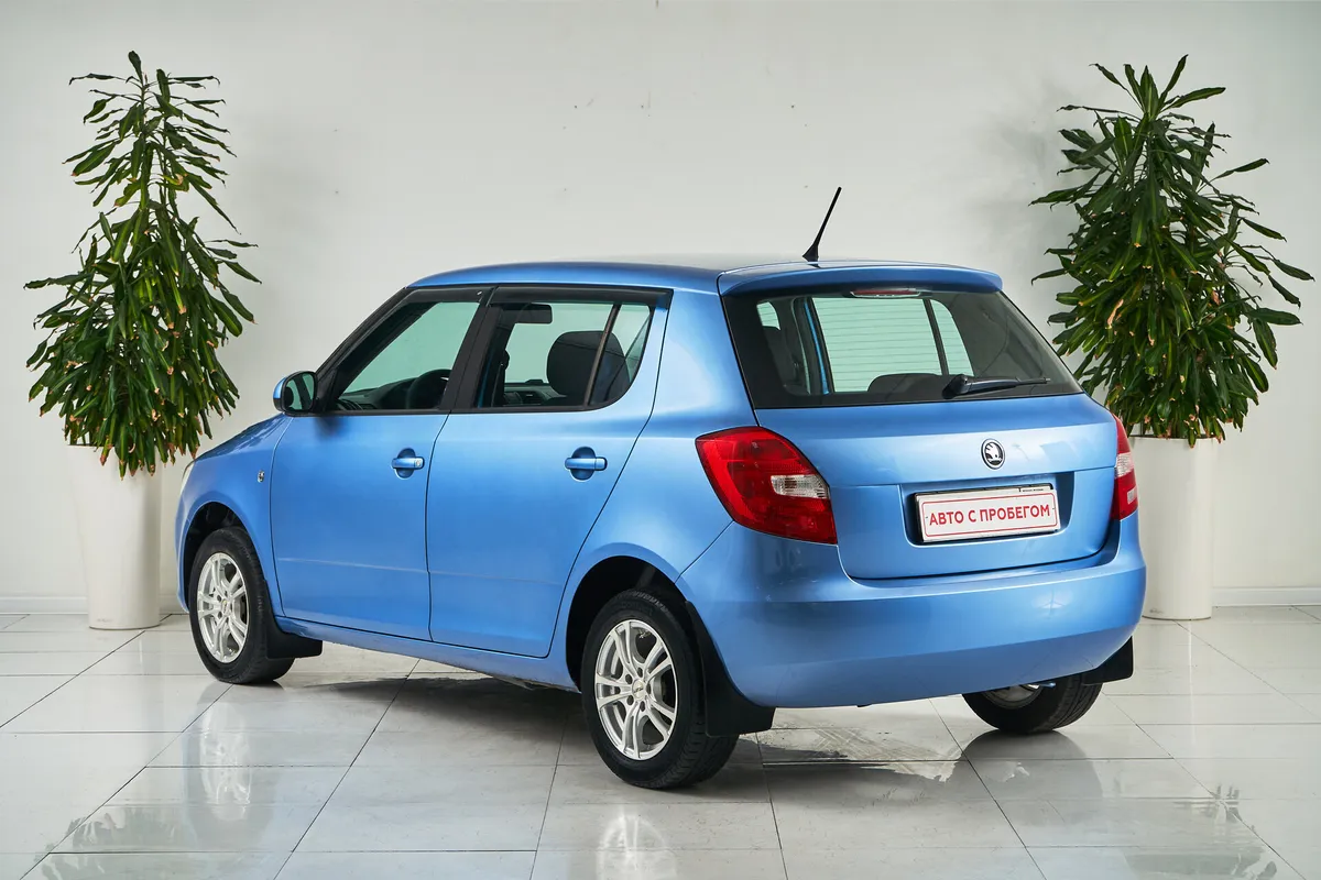 Skoda Fabia II Рестайлинг — фото 4