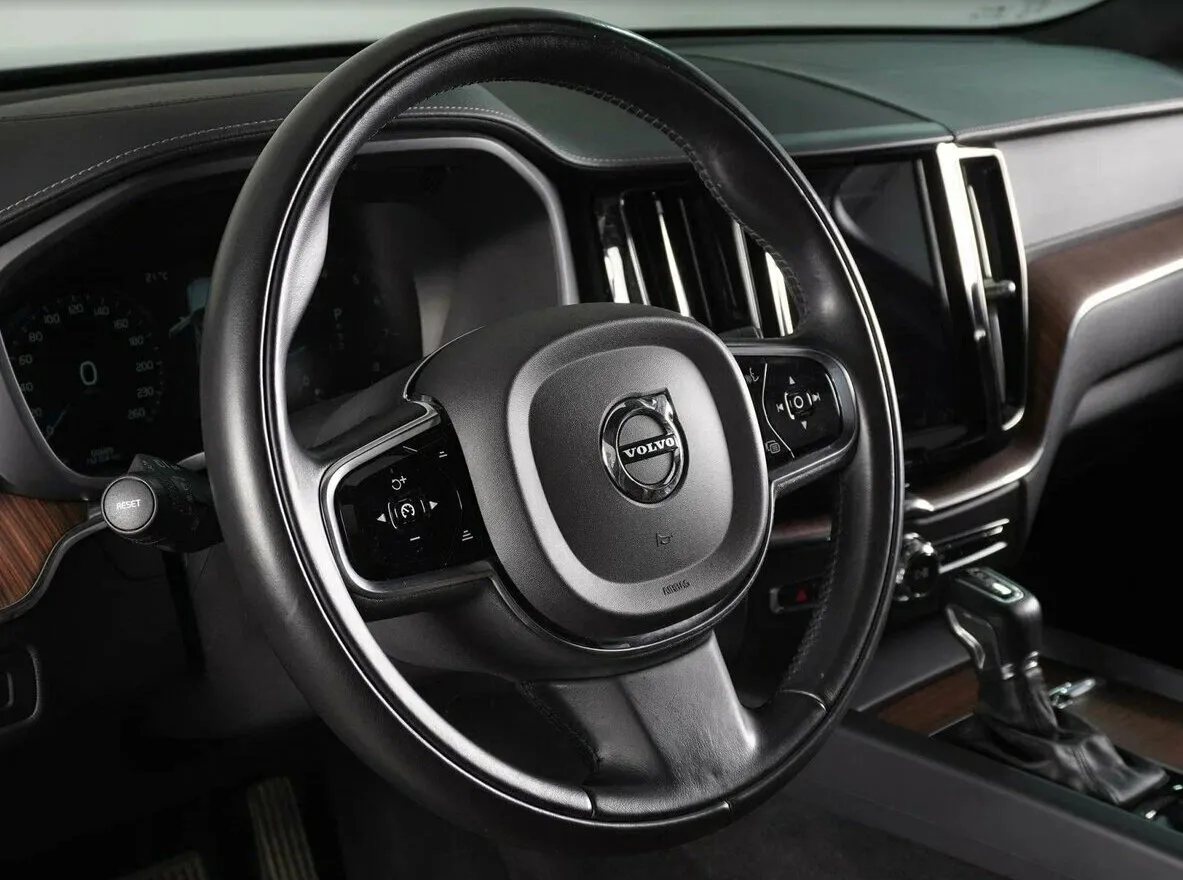 Volvo XC60 II Рестайлинг — фото 5
