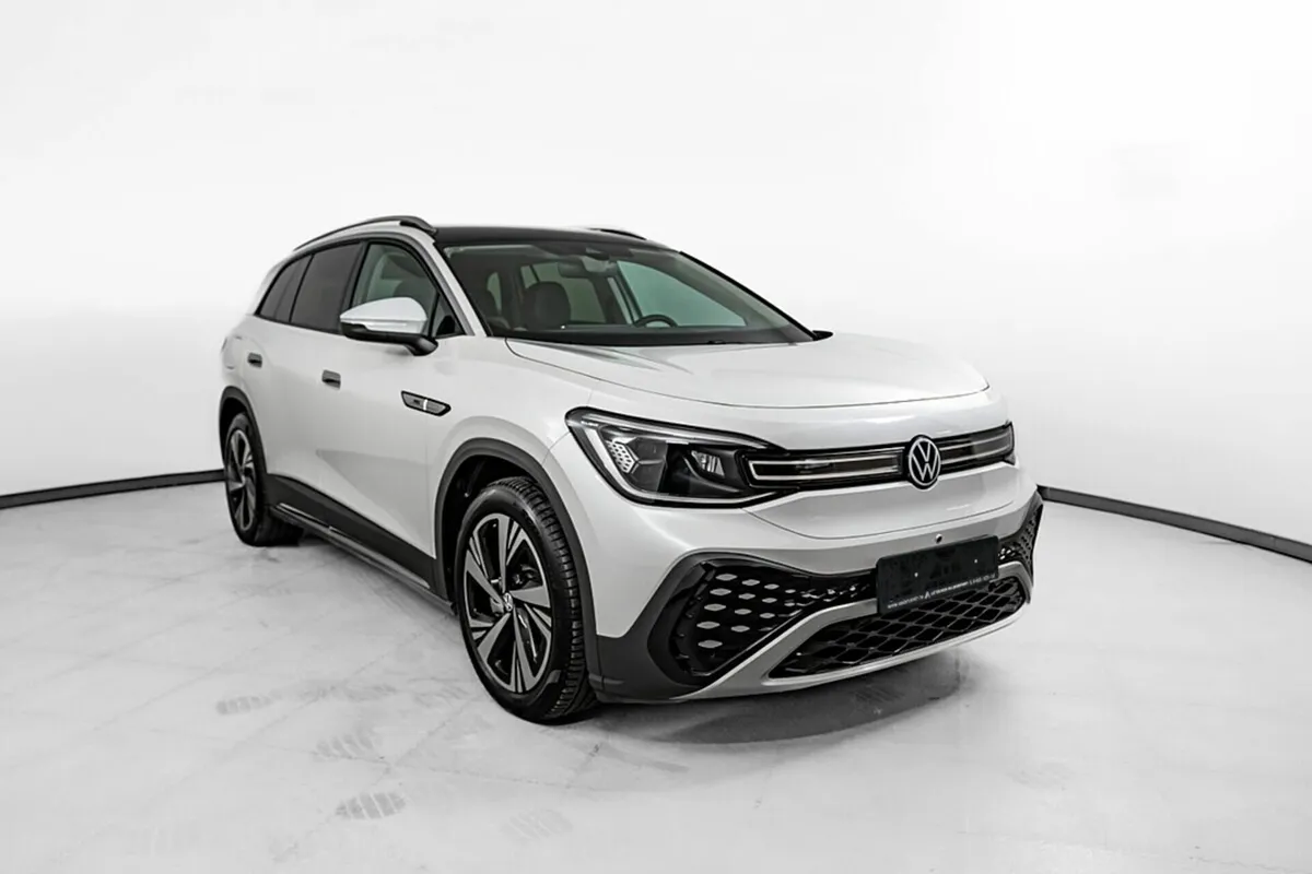 Volkswagen ID.6 I · Pure +