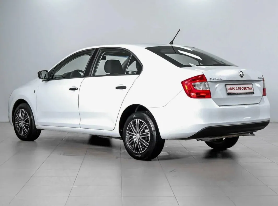 Skoda Rapid I — фото 2