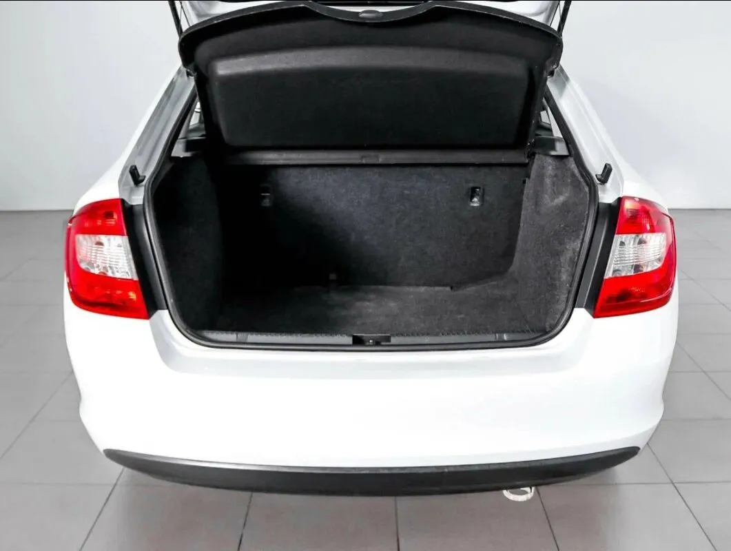 Skoda Rapid I — фото 5