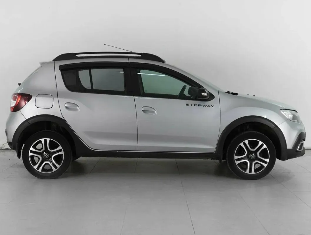 Renault Sandero II Рестайлинг · Stepway Life City — фото 5