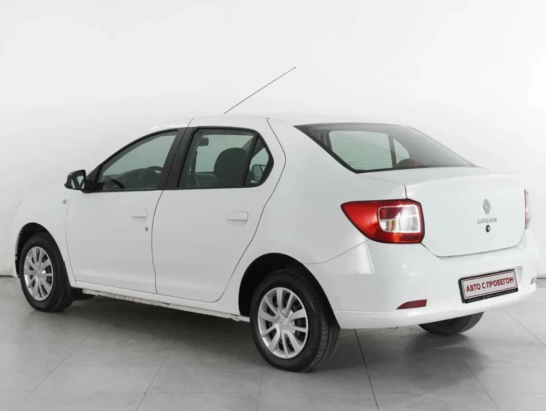 Renault Logan II Рестайлинг · Drive — фото 2