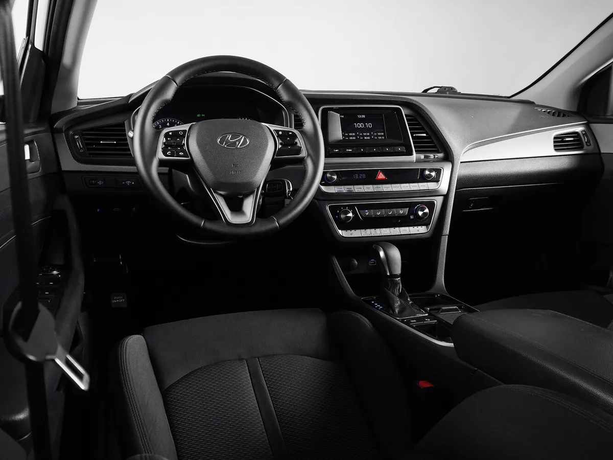 Hyundai Sonata VII (LF) Рестайлинг · Comfort — фото 5