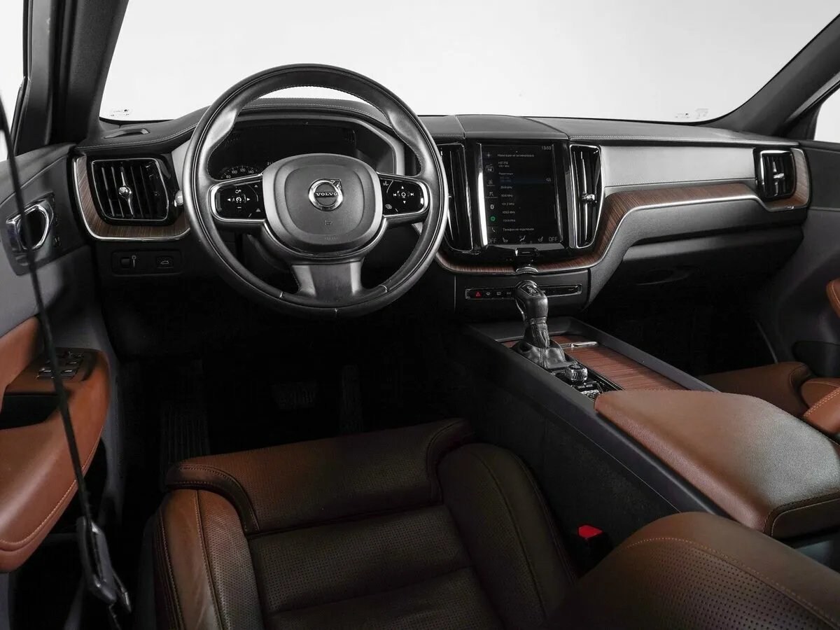 Volvo XC60 II · Momentum (MY17-20) — фото 5