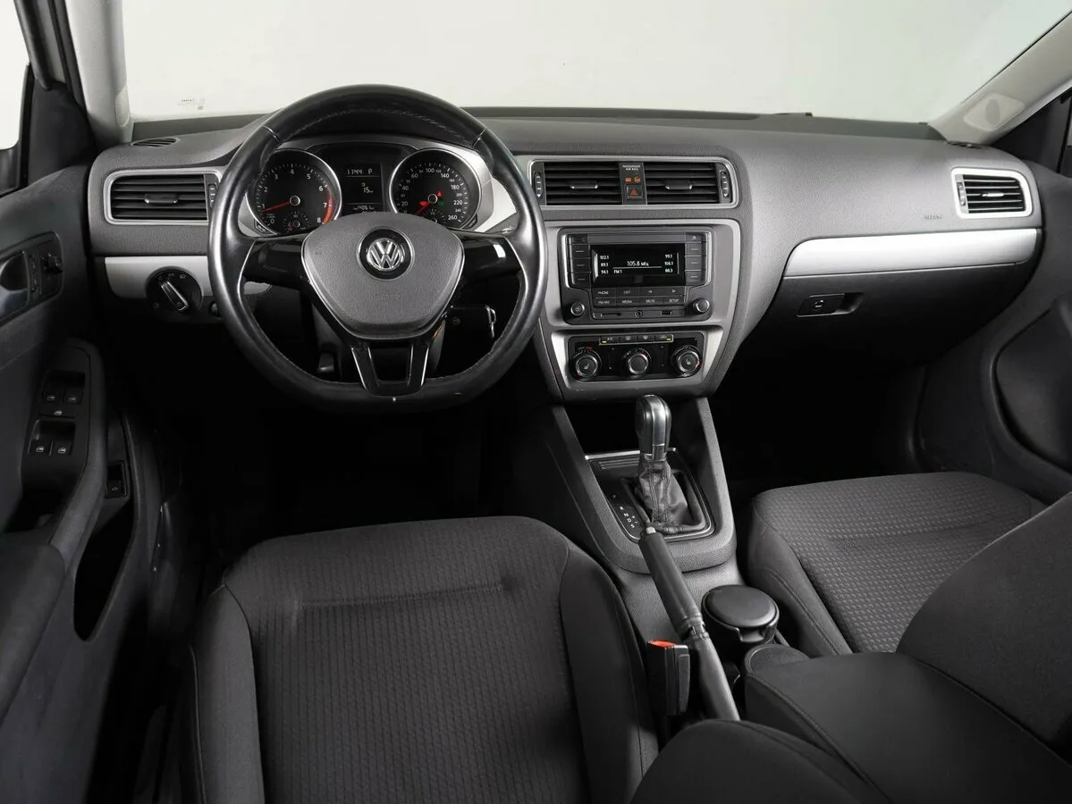 Volkswagen Jetta VI Рестайлинг · Life — фото 5