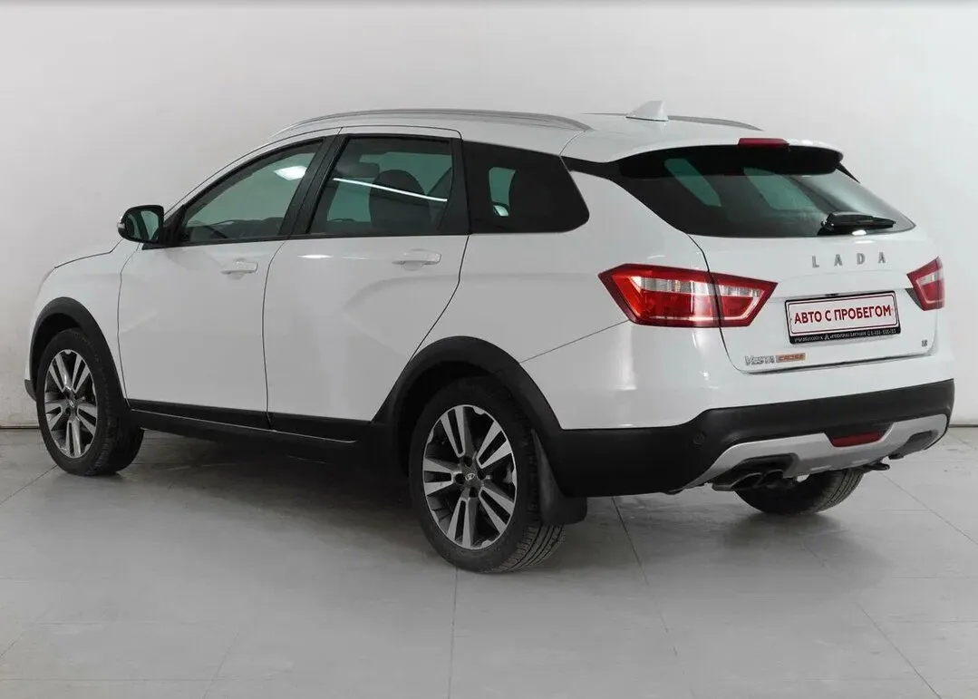 Lada (ВАЗ) Vesta I · Luxe Multimedia (2017-2019) — фото 2