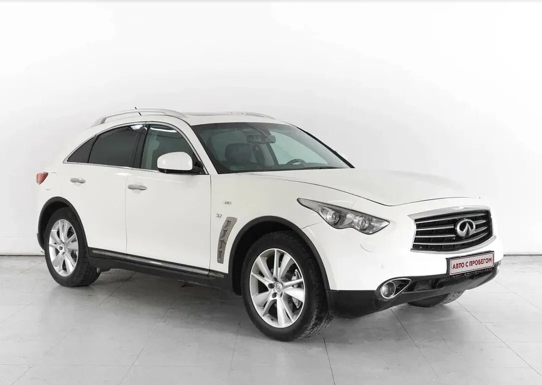 Infiniti QX70 I · Hi-tech